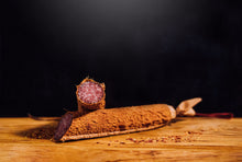 Lade das Bild in den Galerie-Viewer, Chilistangen Salami, ca. 330g